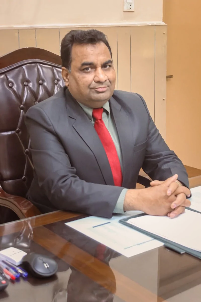 Prof. Dr. Ihsan Ali, Principal